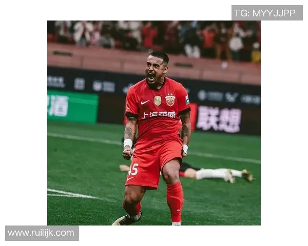 莱昂纳多足球明星的精彩瞬间与职业生涯回顾 莱昂纳多足球明星的精彩瞬间与职业生涯回顾