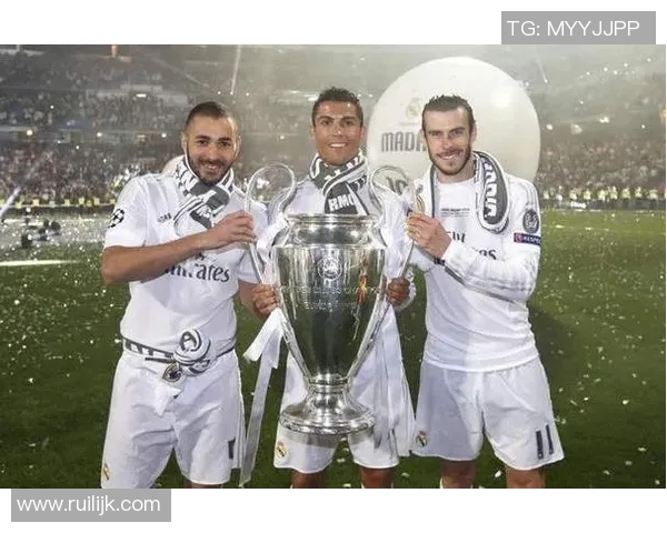 足球明星之间的深厚友情与精彩瞬间分享图片大全集