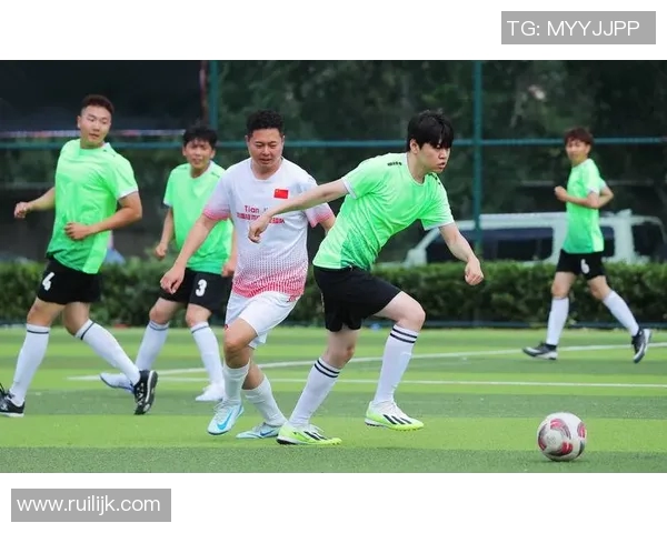 天津籍足球明星的成就与影响力探讨