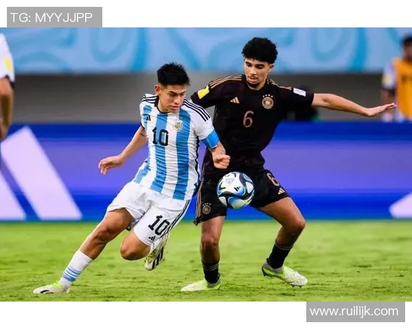 足球明星蓝月亮的真实身份揭秘与成就分析